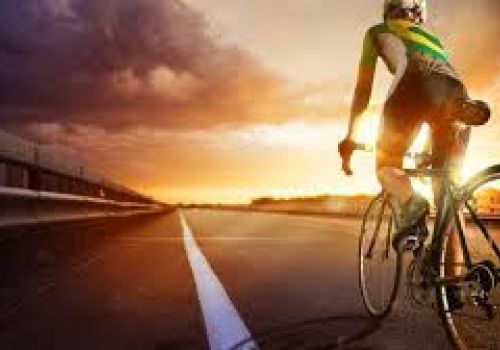 Đạp xe cực tốt cho tim phổi, xương khớp: Bạn đã biết chưa?